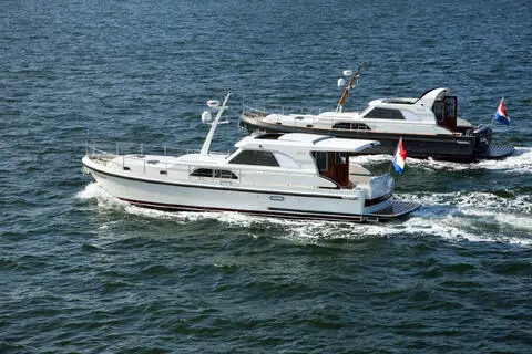 Linssen Range Cruiser 430 Sedan Variotop and Wheelhouse